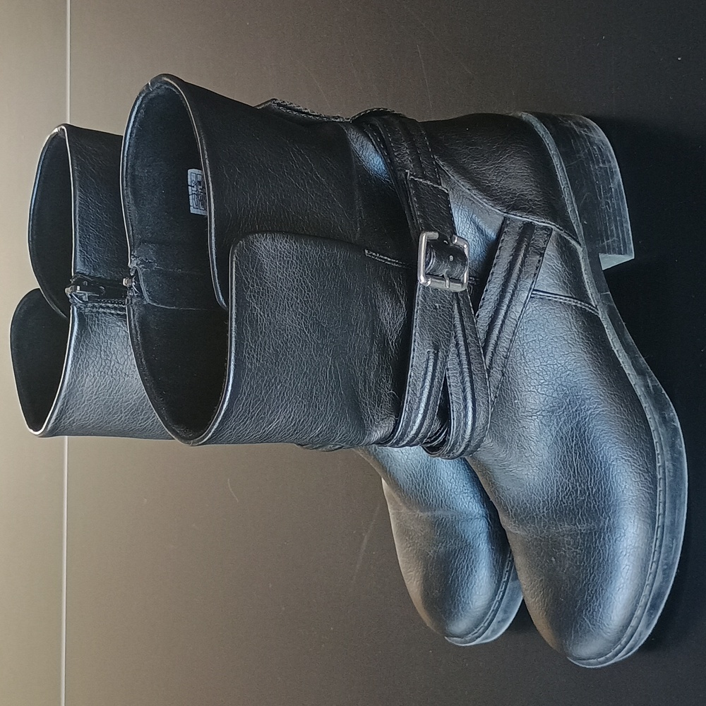 Rocket Dog boots black size 10 women